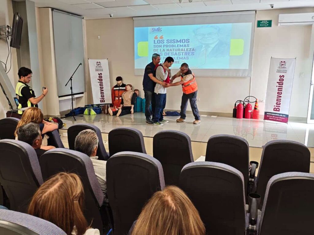 Capacitación en Protección Civil para el equipo del IAP Puebla